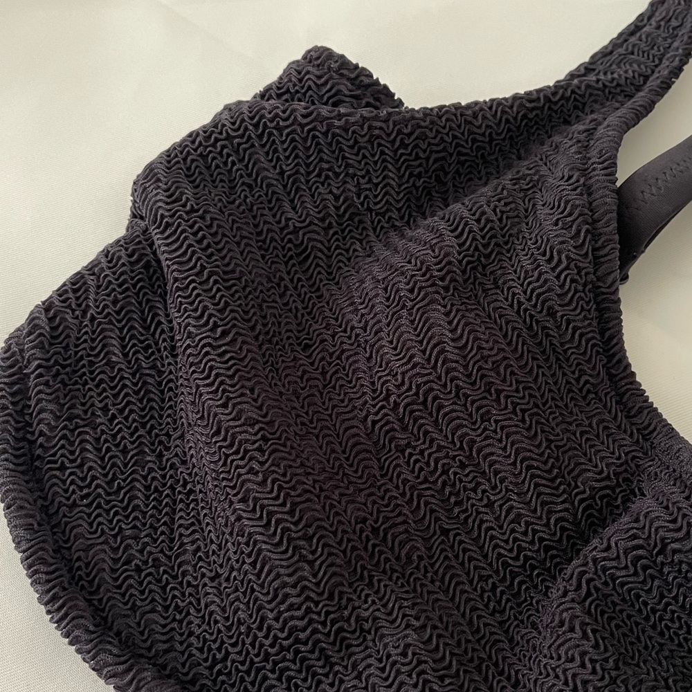 Freya Black Textured Bikini Top - Women 30i (USA) - EUC - Picture 4 of 6